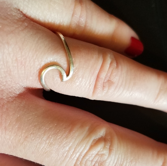 Pura Vida Wave Ring Size 7 Sterling Silver - Picture 3 of 6